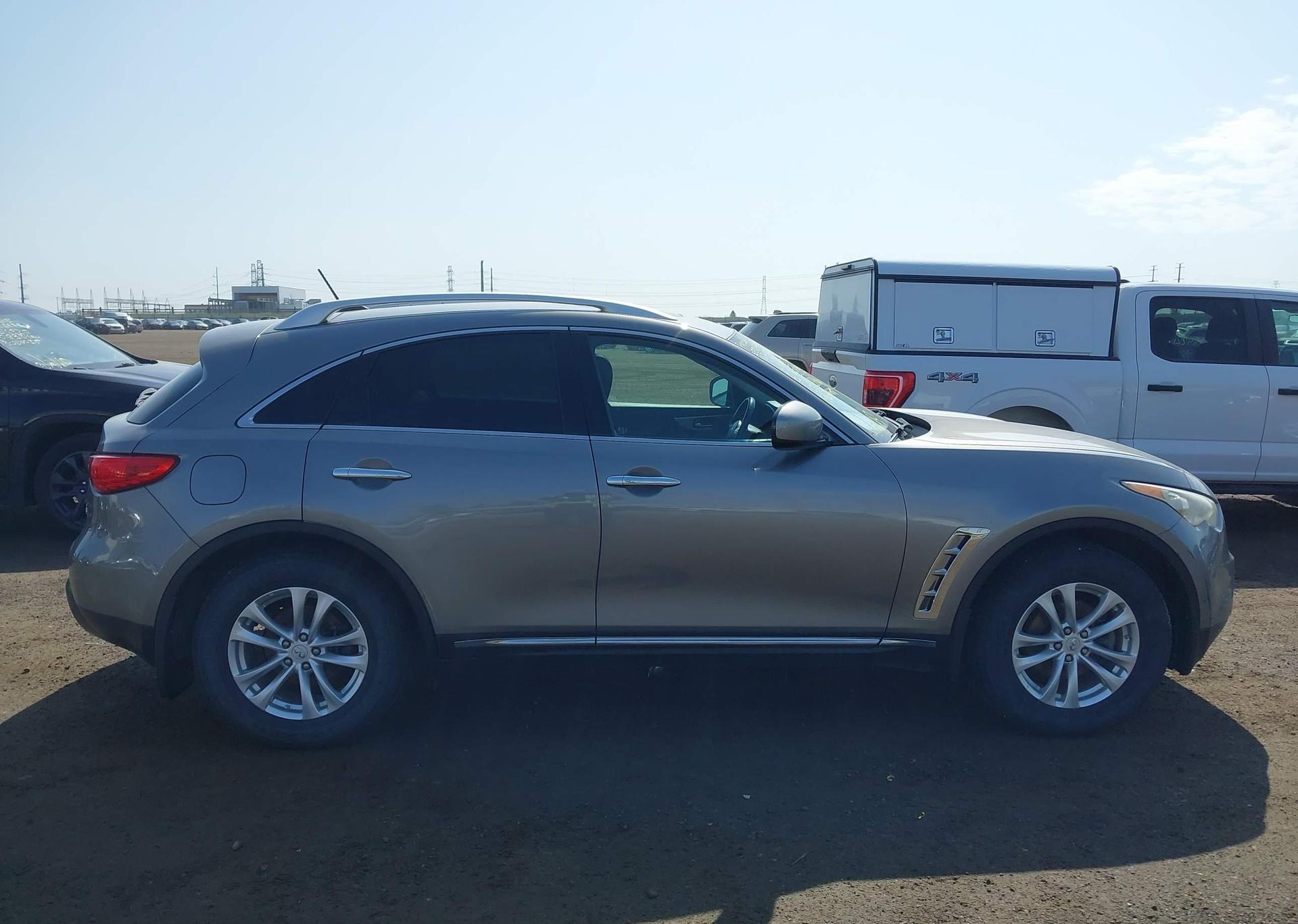 2011 INFINITI FX35