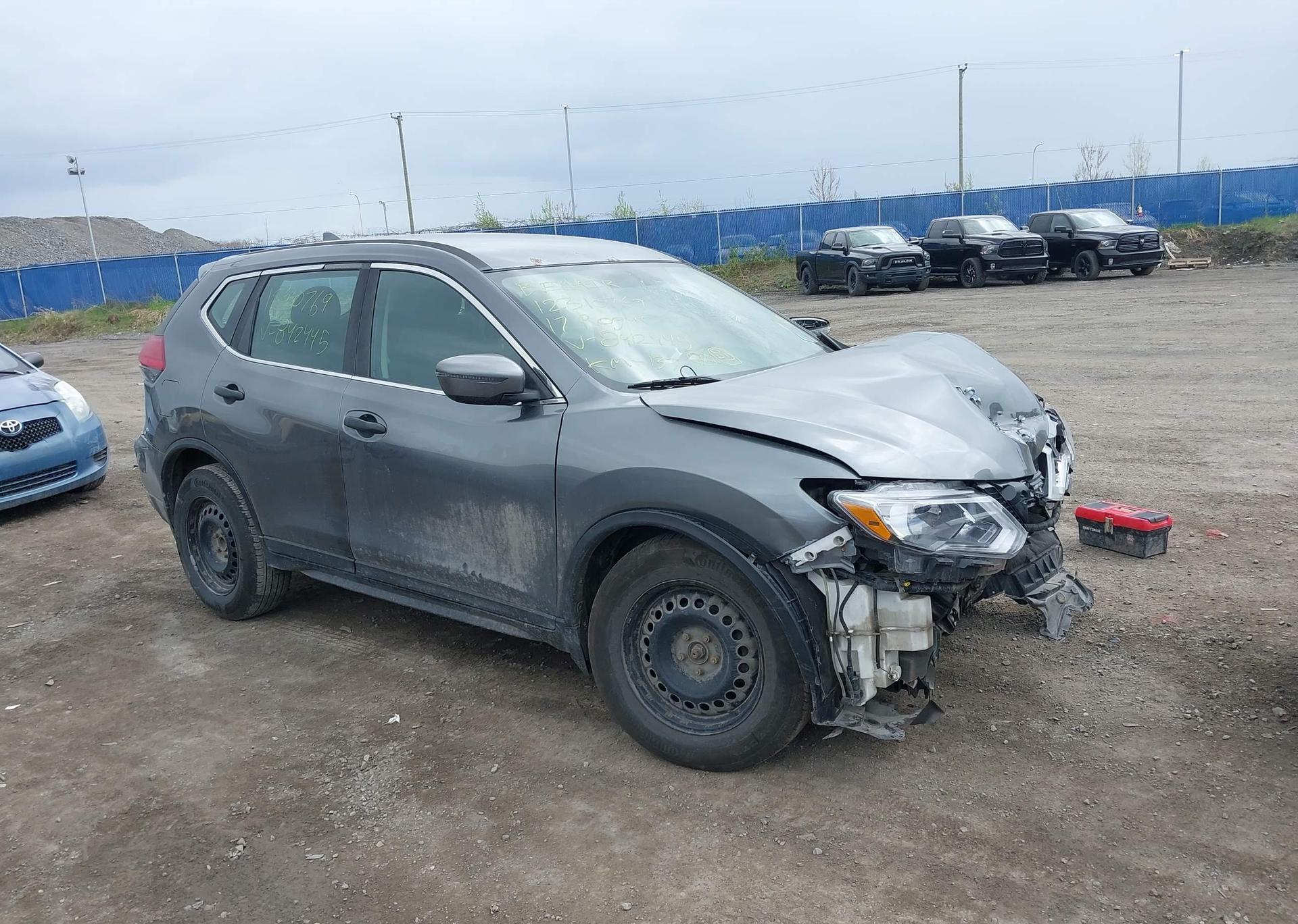 2017 NISSAN ROGUE