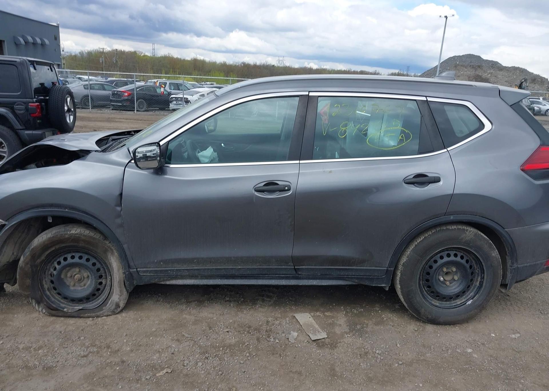 2017 NISSAN ROGUE