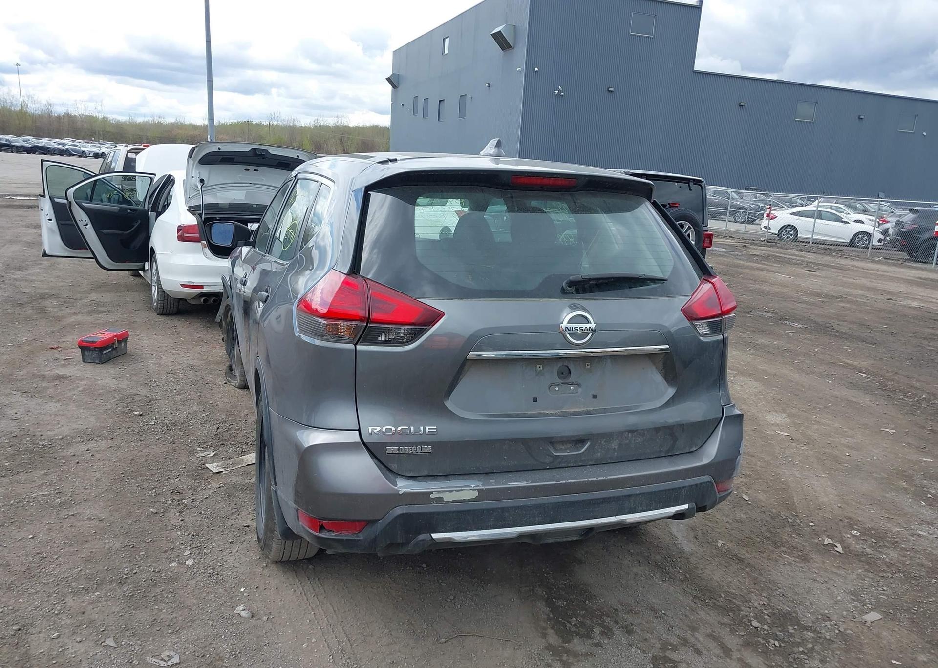 2017 NISSAN ROGUE