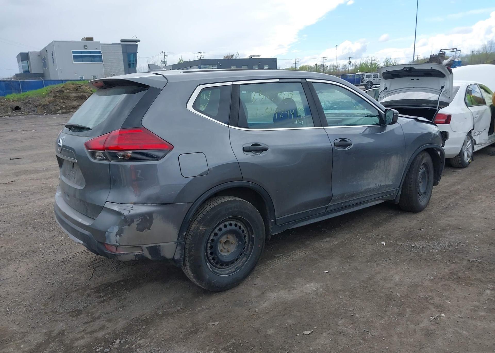 2017 NISSAN ROGUE