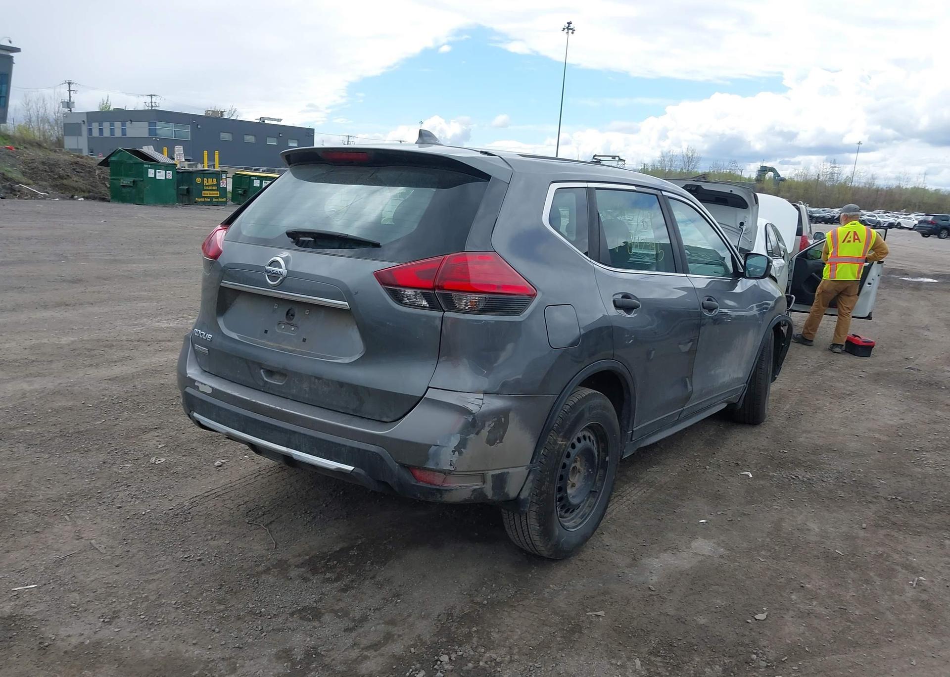 2017 NISSAN ROGUE