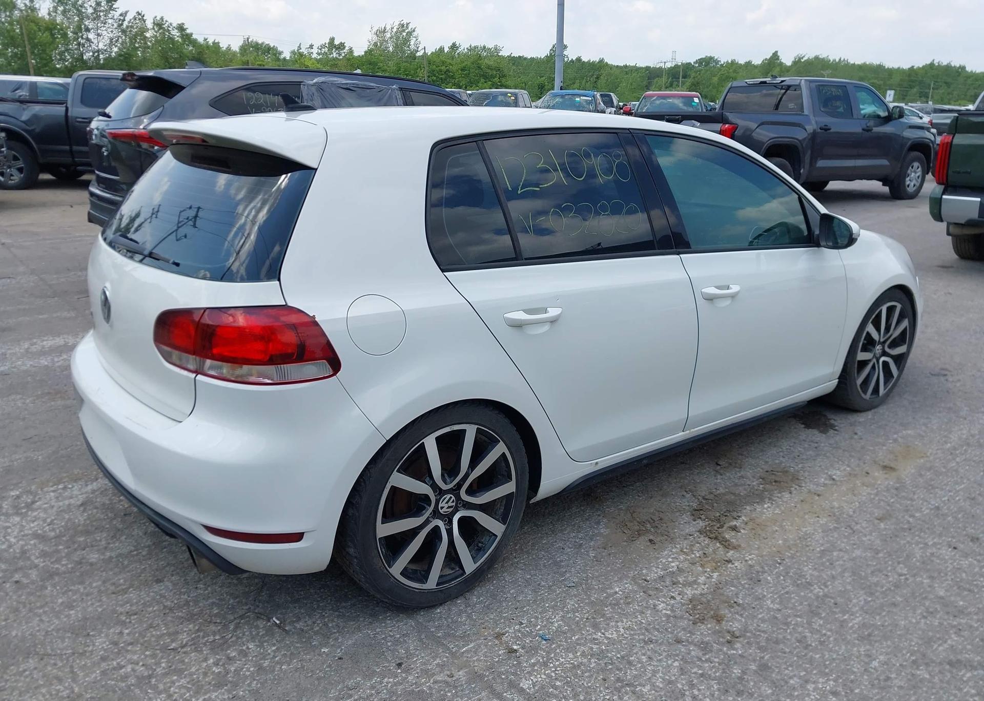 2013 VOLKSWAGEN GTI