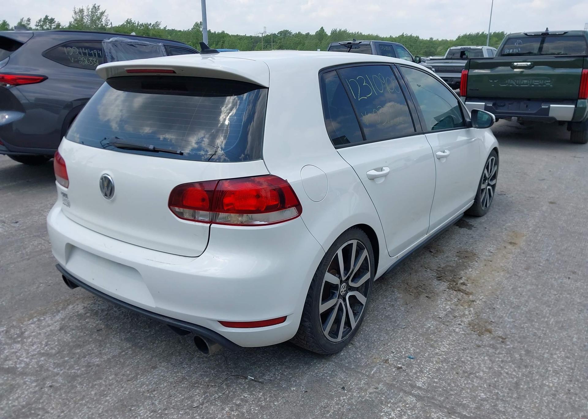 2013 VOLKSWAGEN GTI