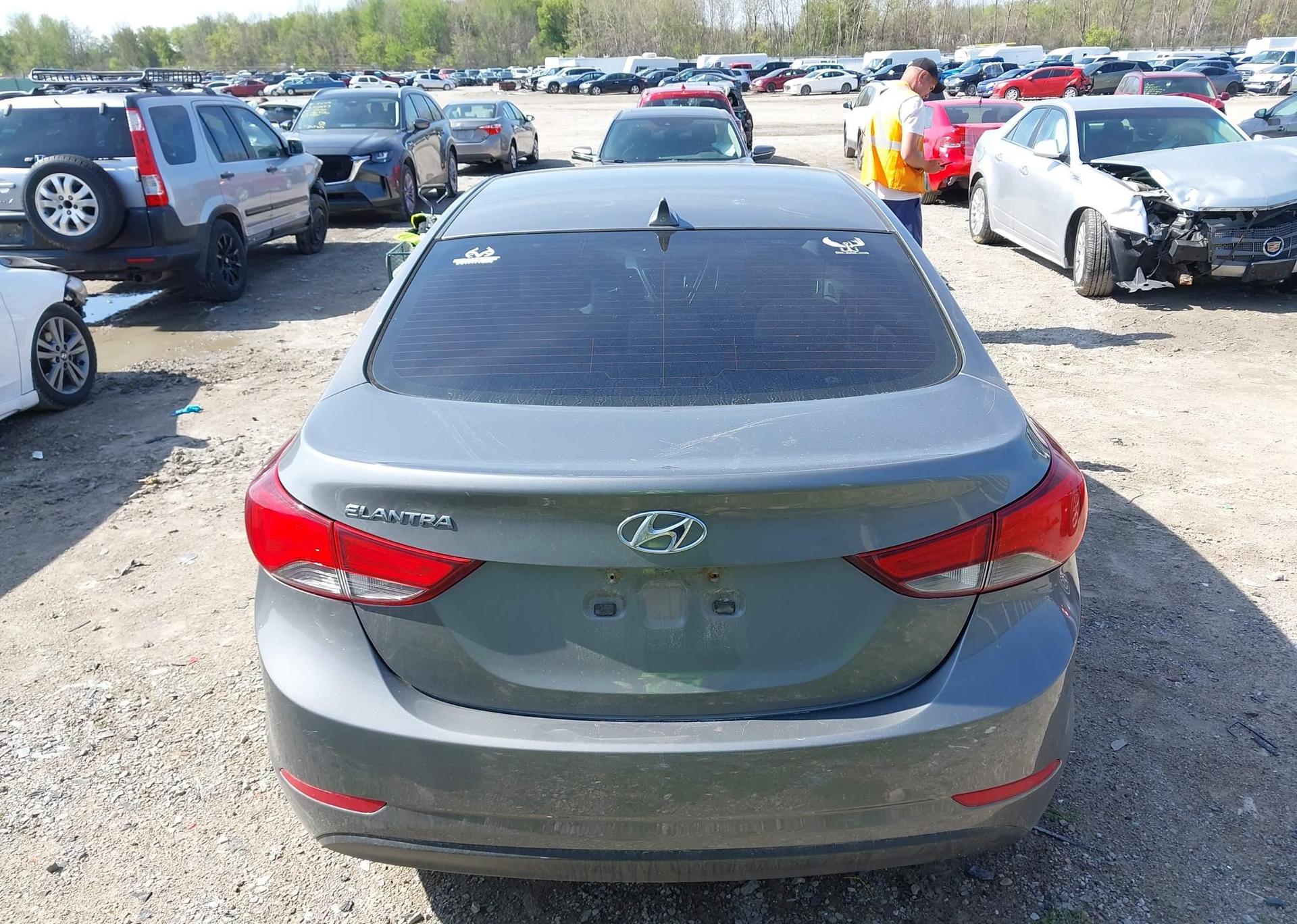 2014 HYUNDAI ELANTRA SE