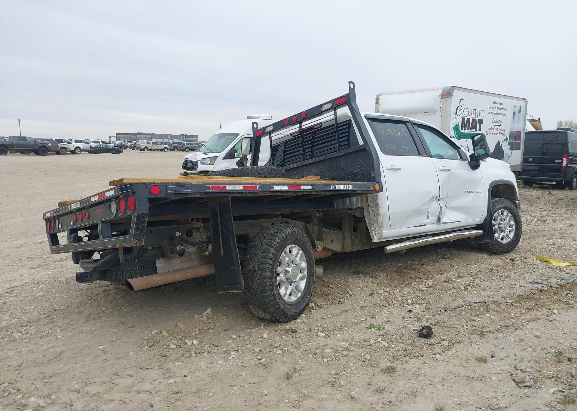 2023 CHEVROLET SILVERADO K3500 LT