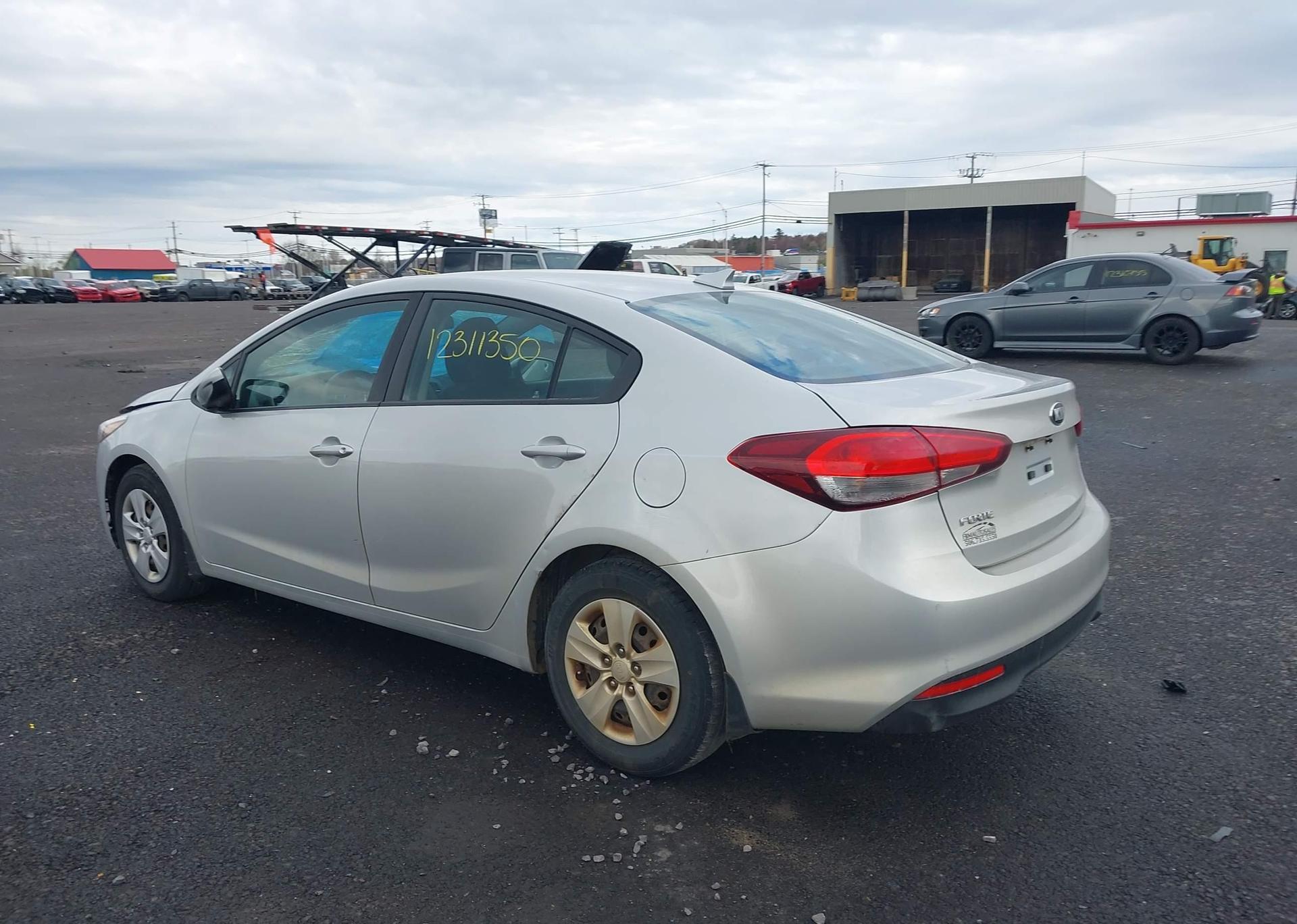 2017 KIA FORTE LX