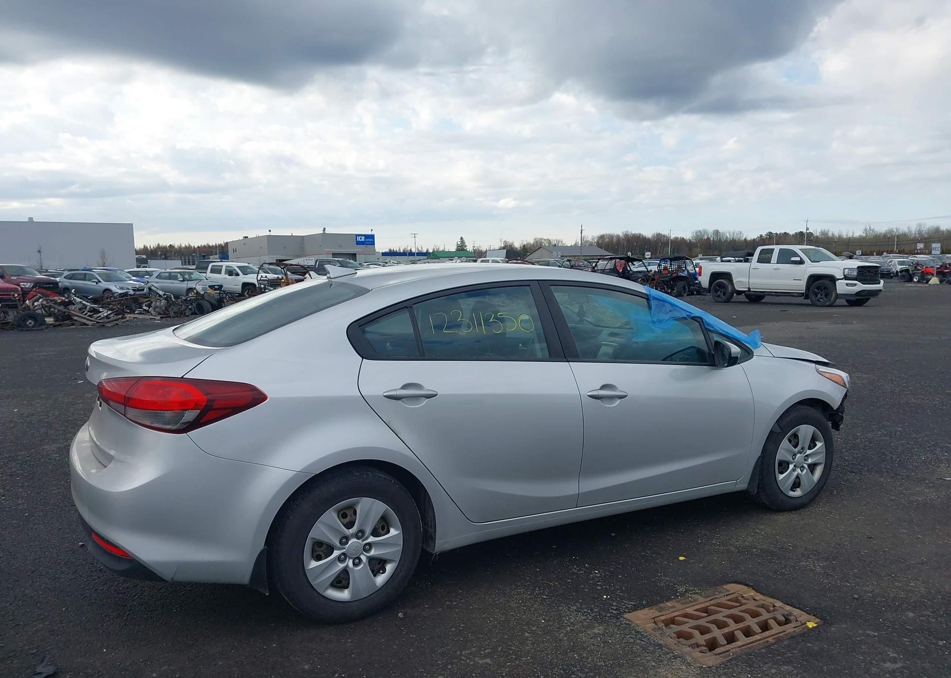 2017 KIA FORTE LX