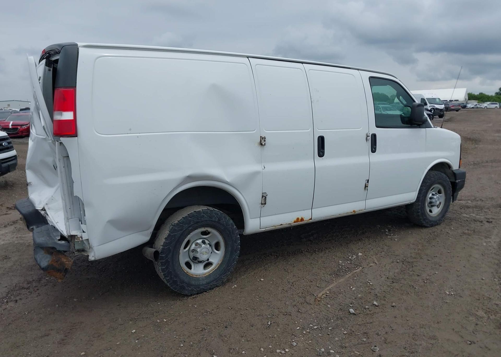 2017 CHEVROLET EXPRESS G2500