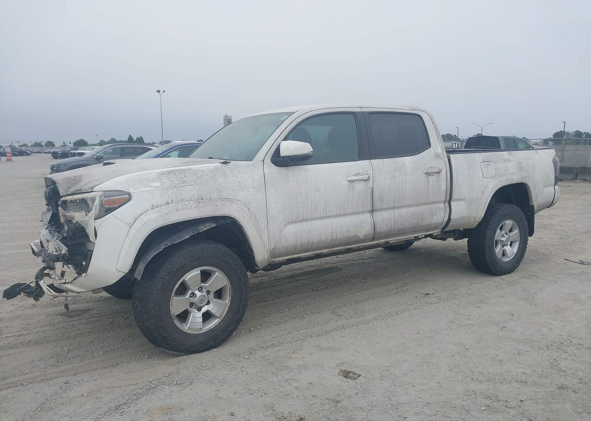 2016 TOYOTA TACOMA SR5