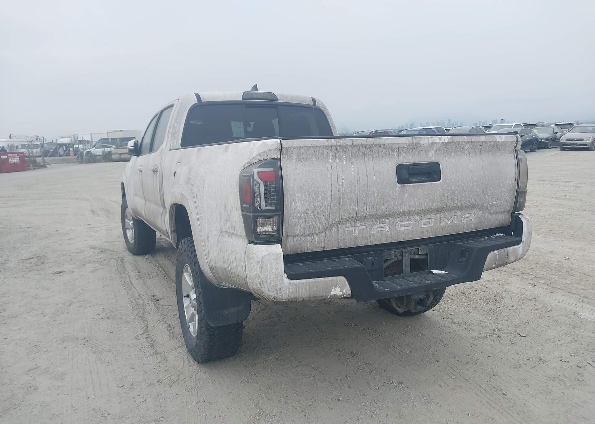 2016 TOYOTA TACOMA SR5