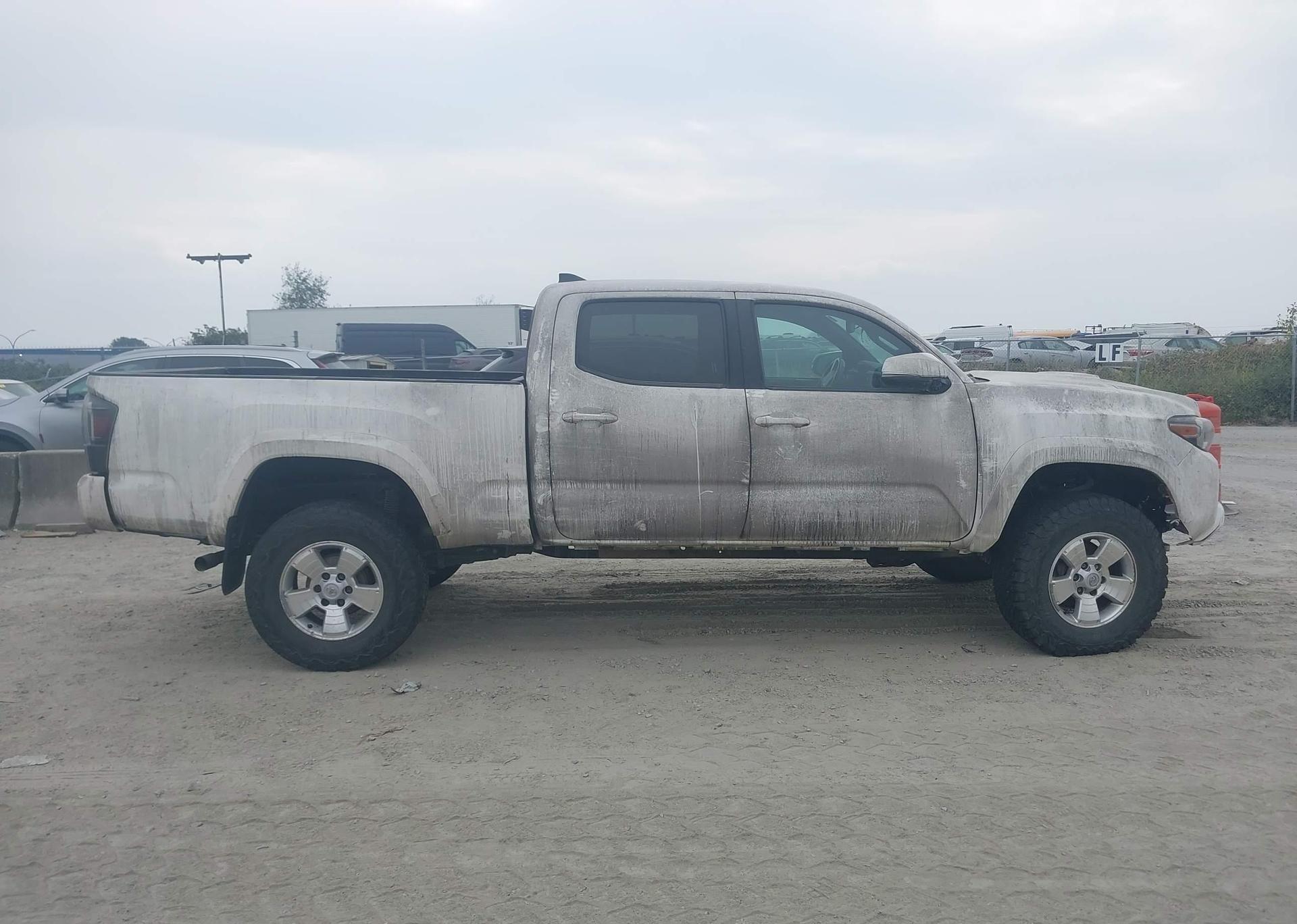 2016 TOYOTA TACOMA SR5