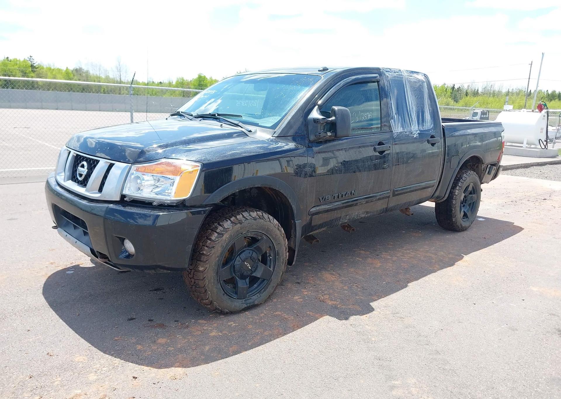 2014 NISSAN TITAN S