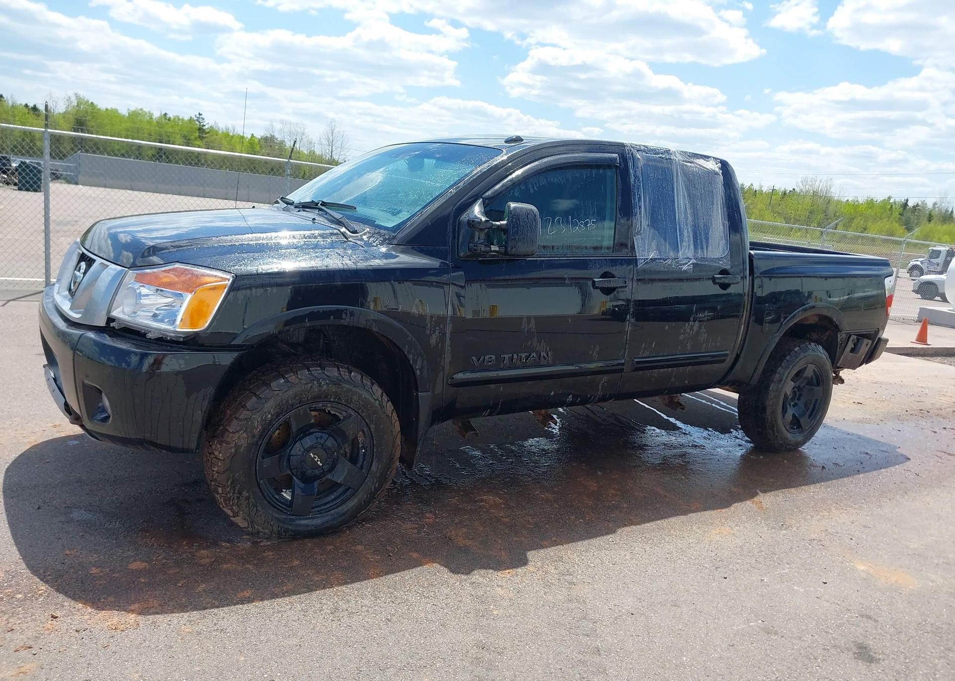 2014 NISSAN TITAN S