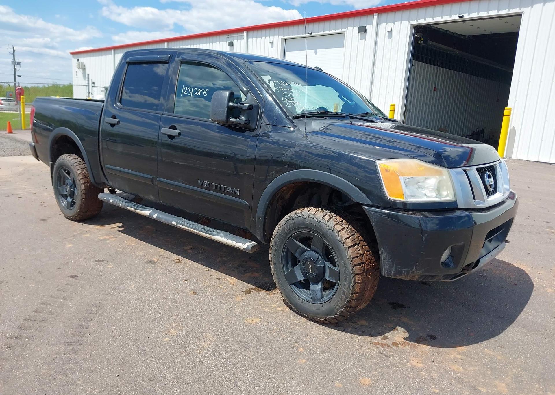 2014 NISSAN TITAN S