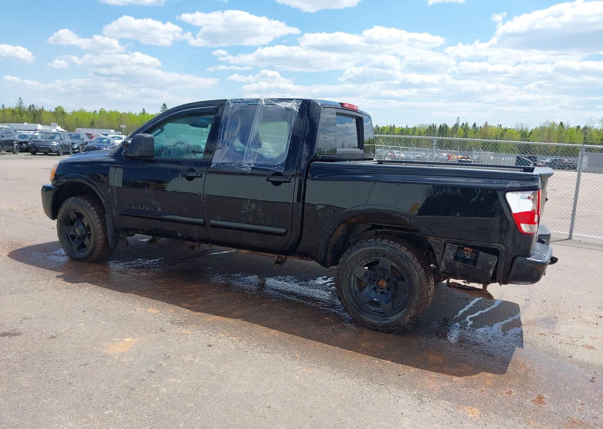 2014 NISSAN TITAN S