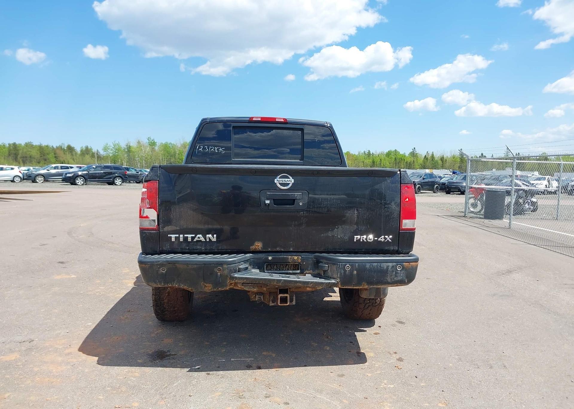 2014 NISSAN TITAN S