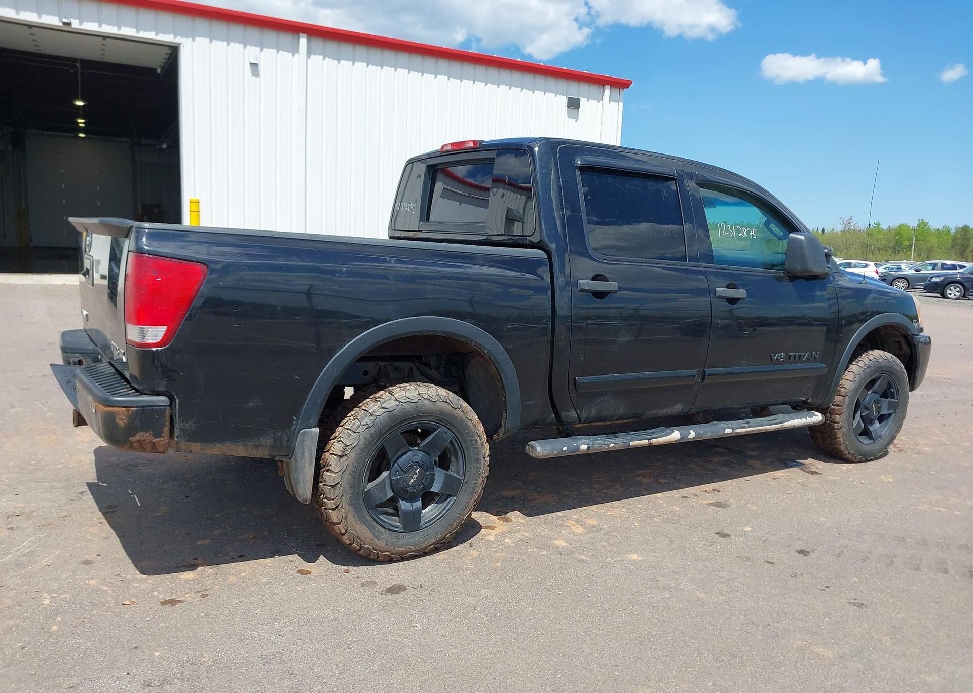 2014 NISSAN TITAN S