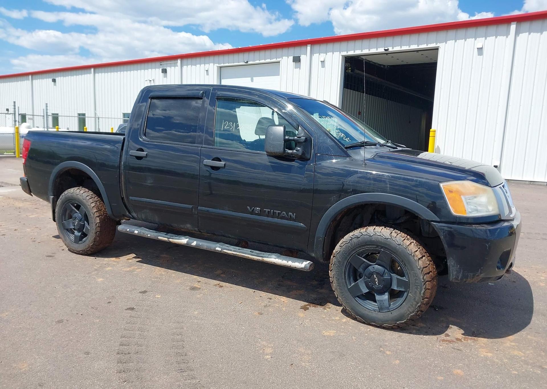 2014 NISSAN TITAN S