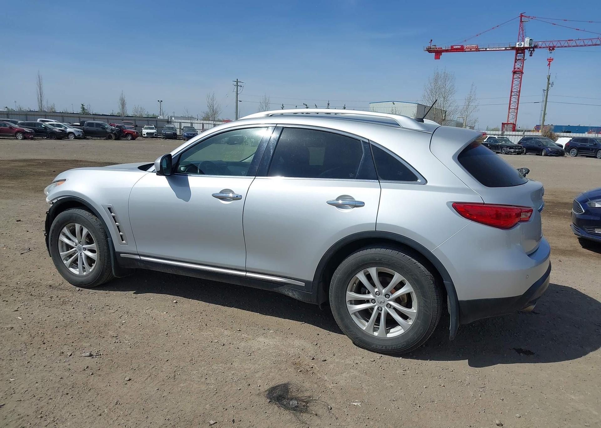 2011 INFINITI FX35