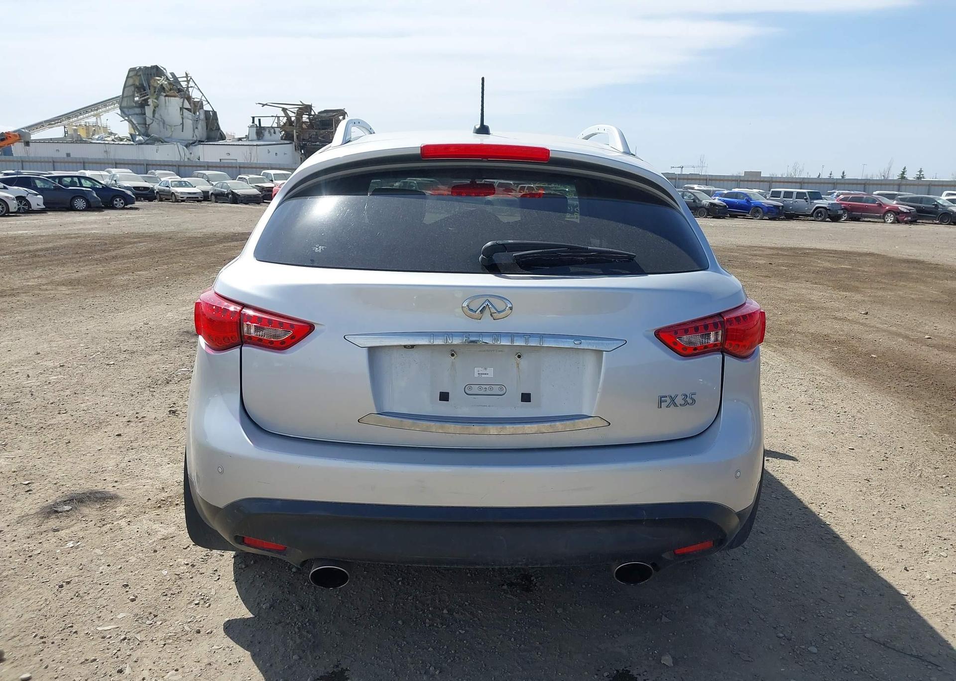 2011 INFINITI FX35