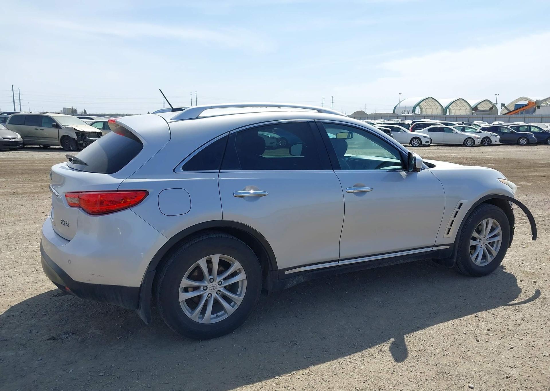 2011 INFINITI FX35