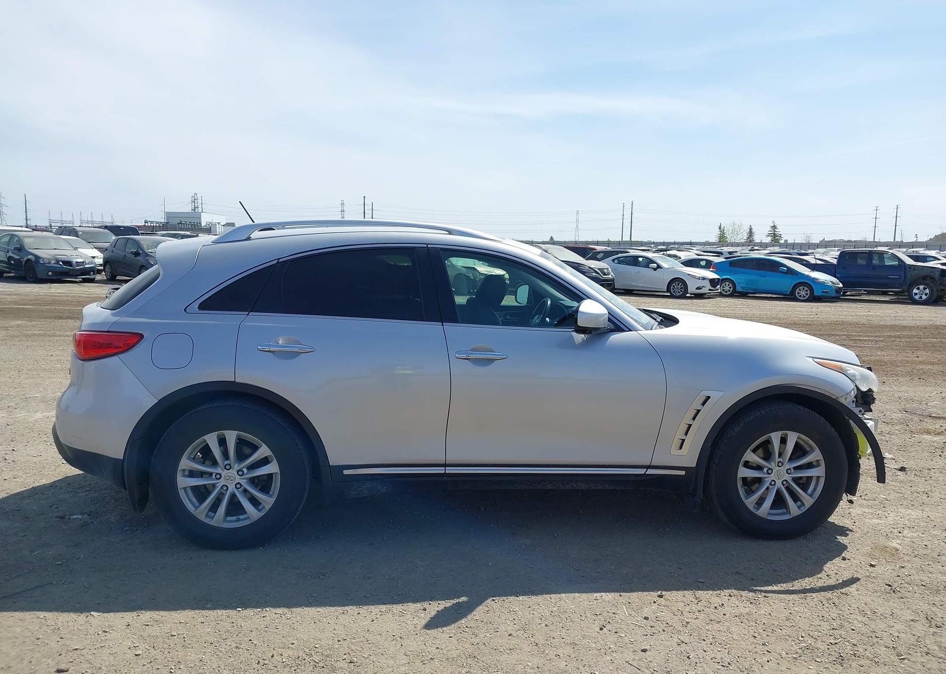 2011 INFINITI FX35