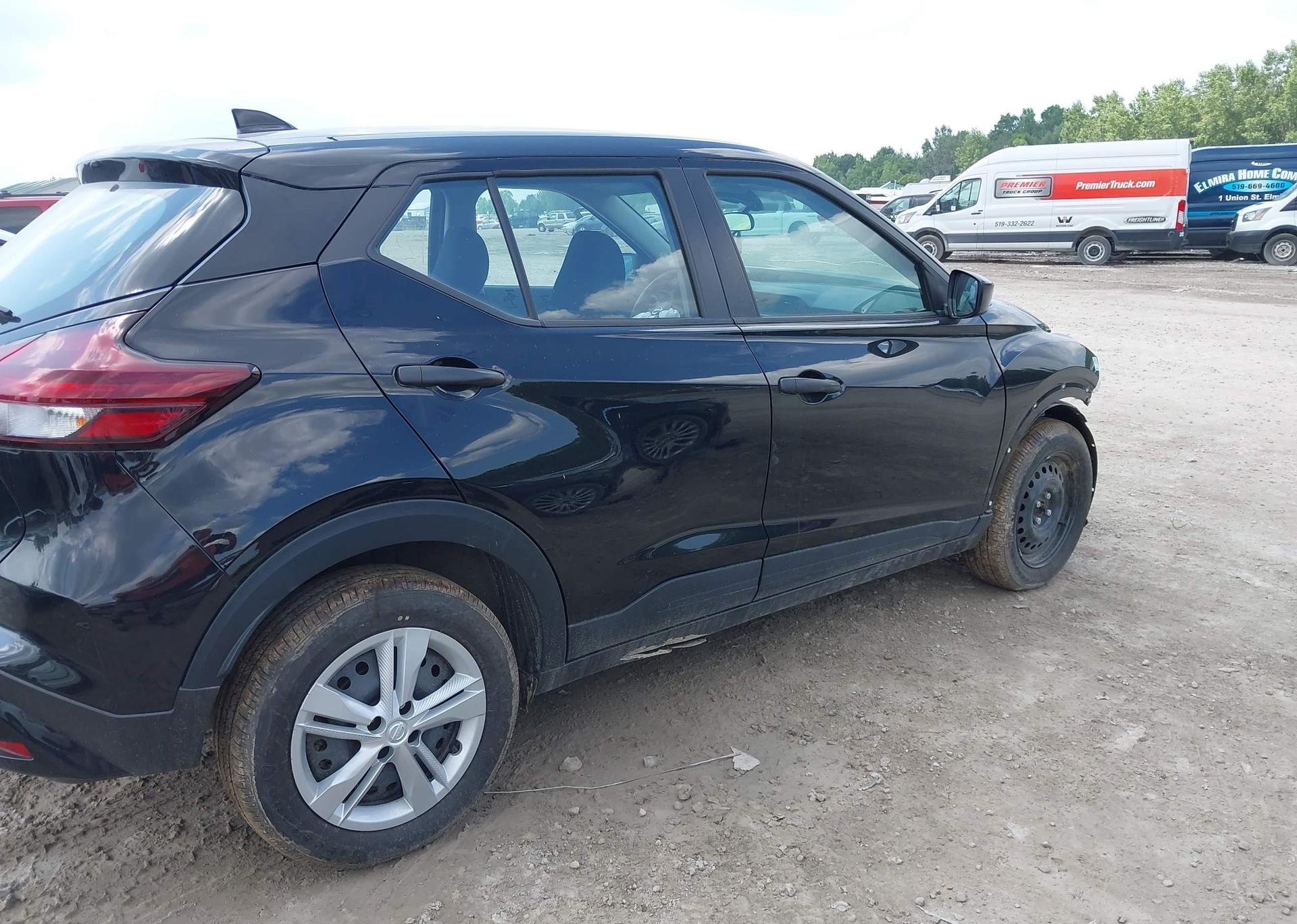 2025 NISSAN KICKS PLAY S