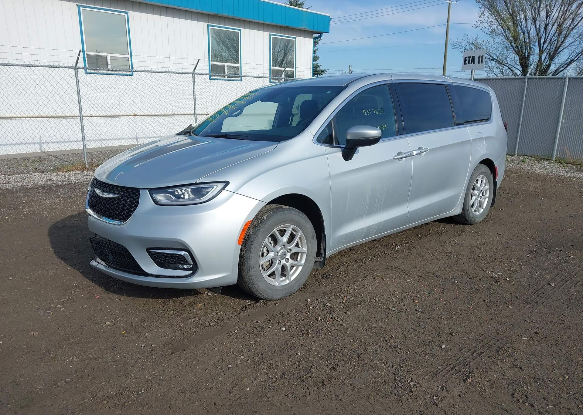 2023 CHRYSLER PACIFICA TOURING