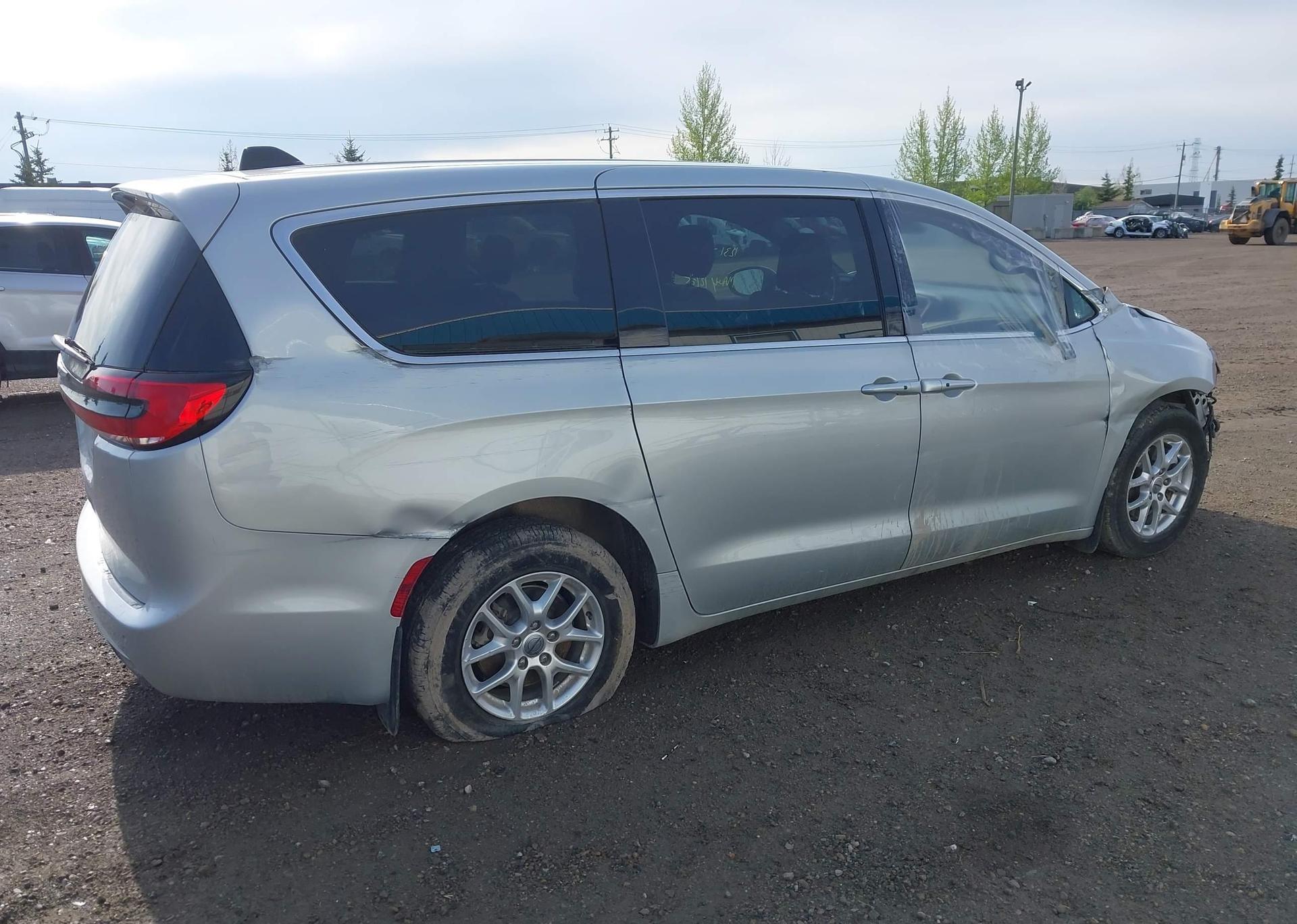 2023 CHRYSLER PACIFICA TOURING