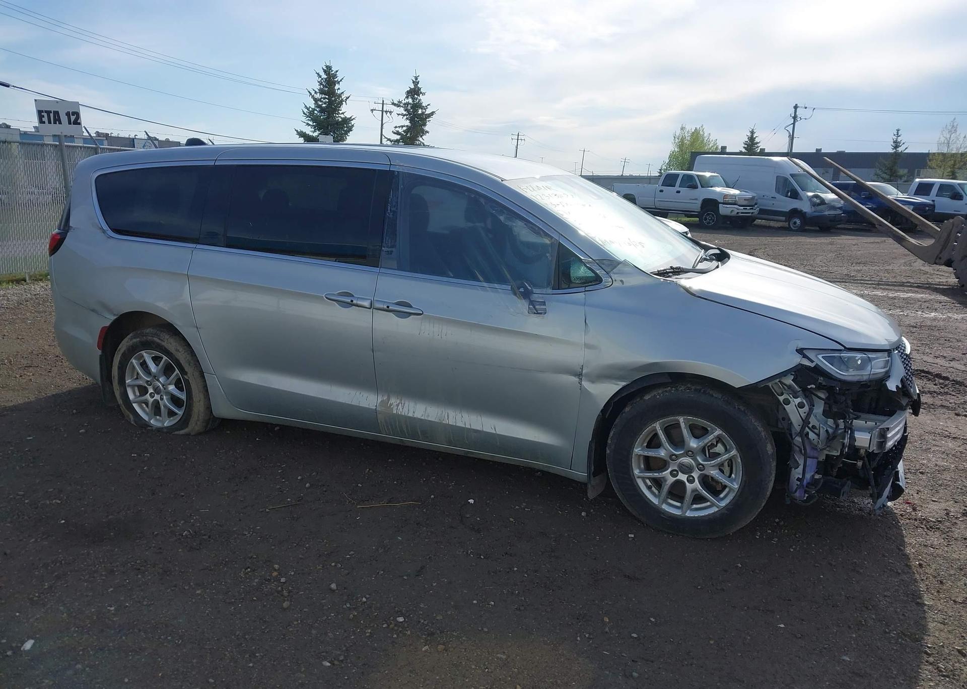 2023 CHRYSLER PACIFICA TOURING