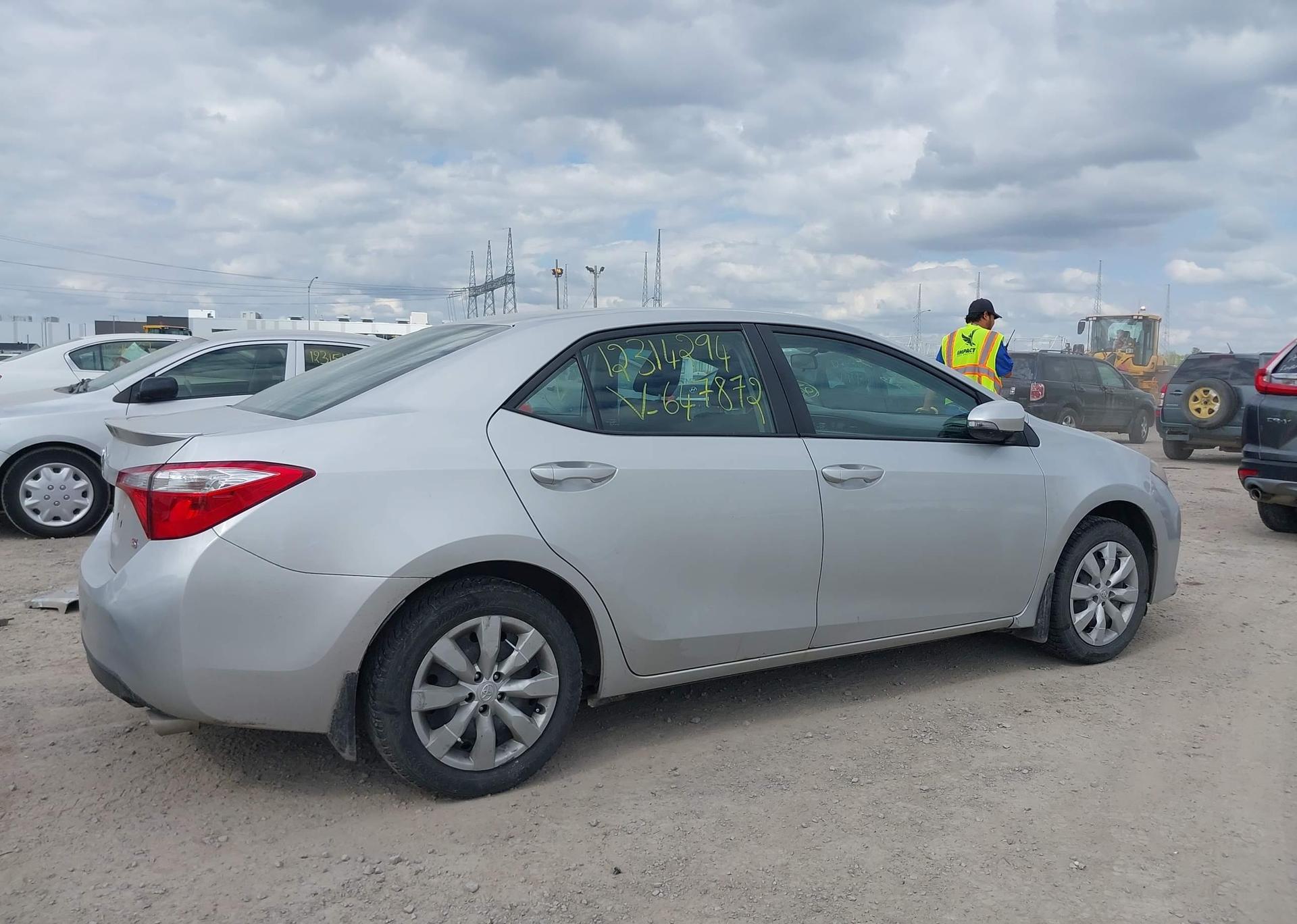 2016 TOYOTA COROLLA