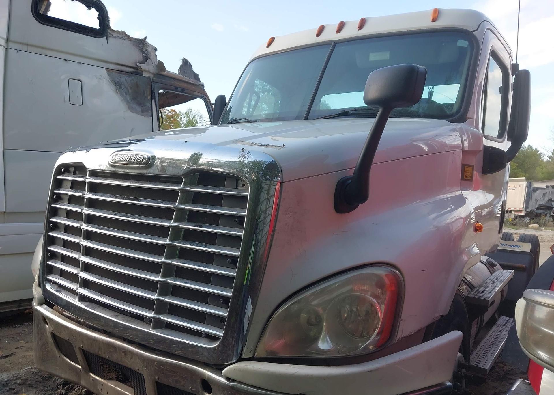 2014 FREIGHTLINER CASCADIA 125