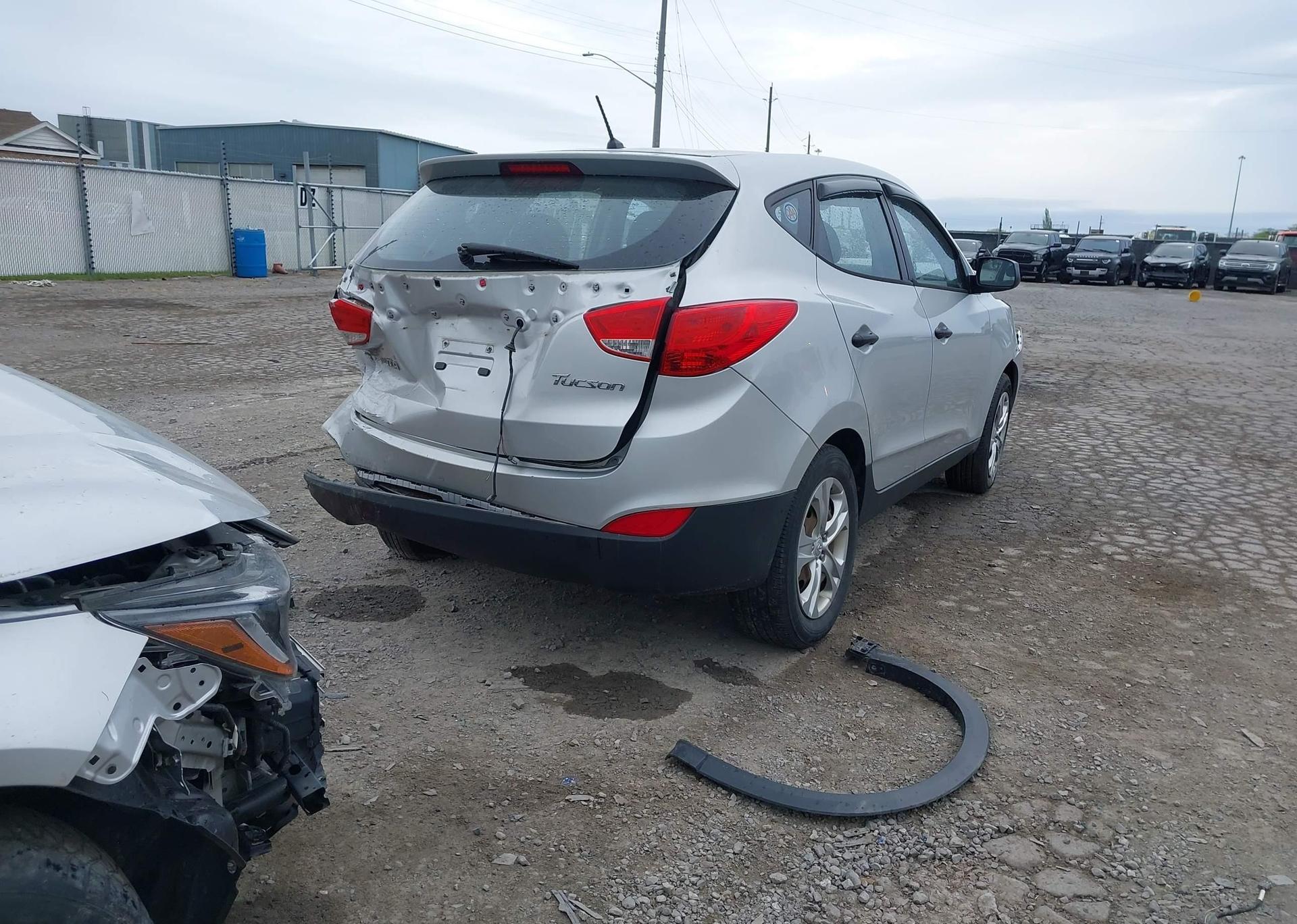 2011 HYUNDAI TUCSON GL