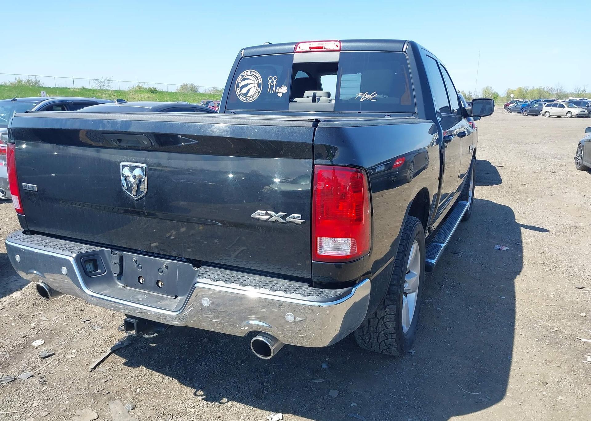 2017 RAM 1500 SLT