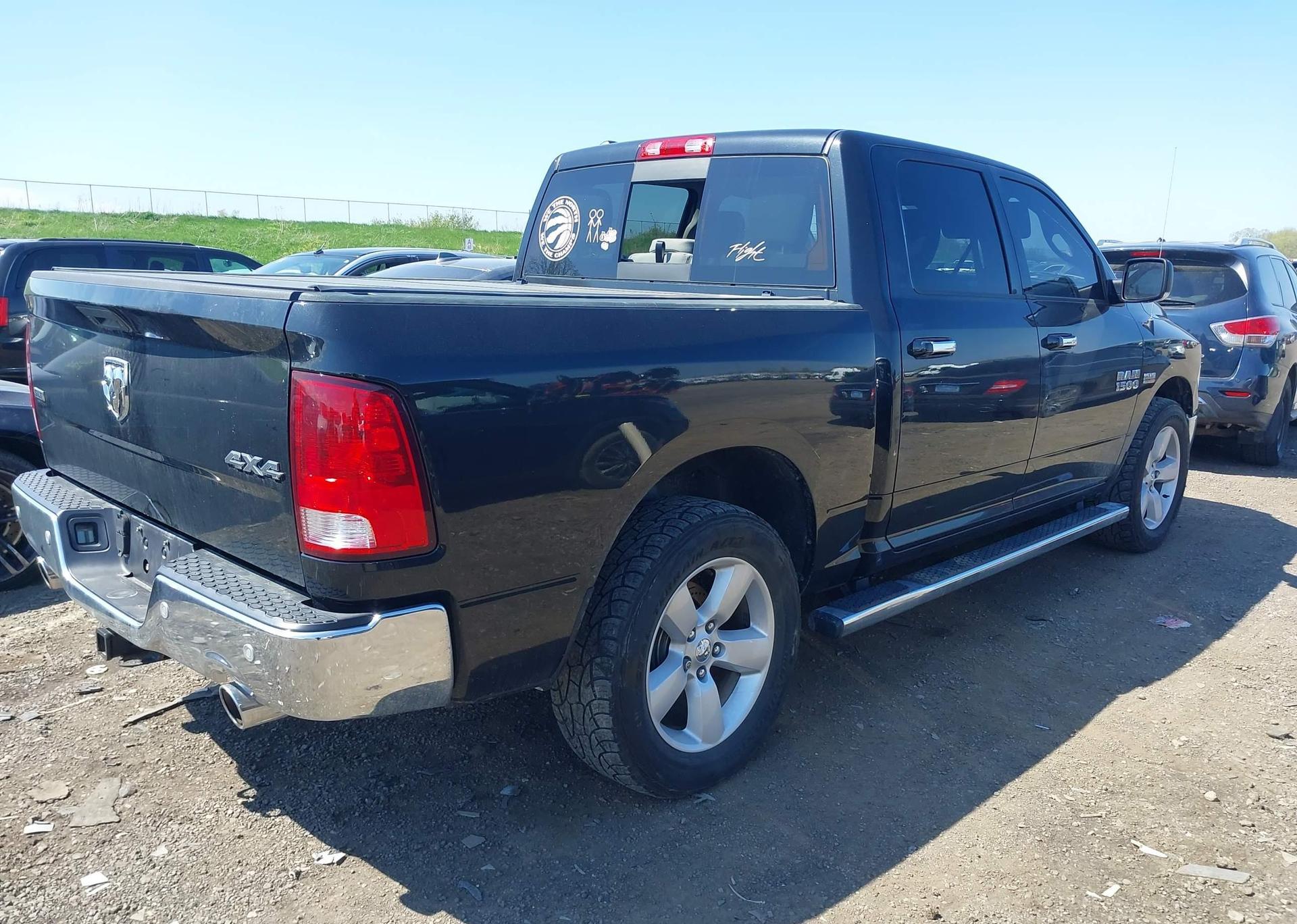 2017 RAM 1500 SLT