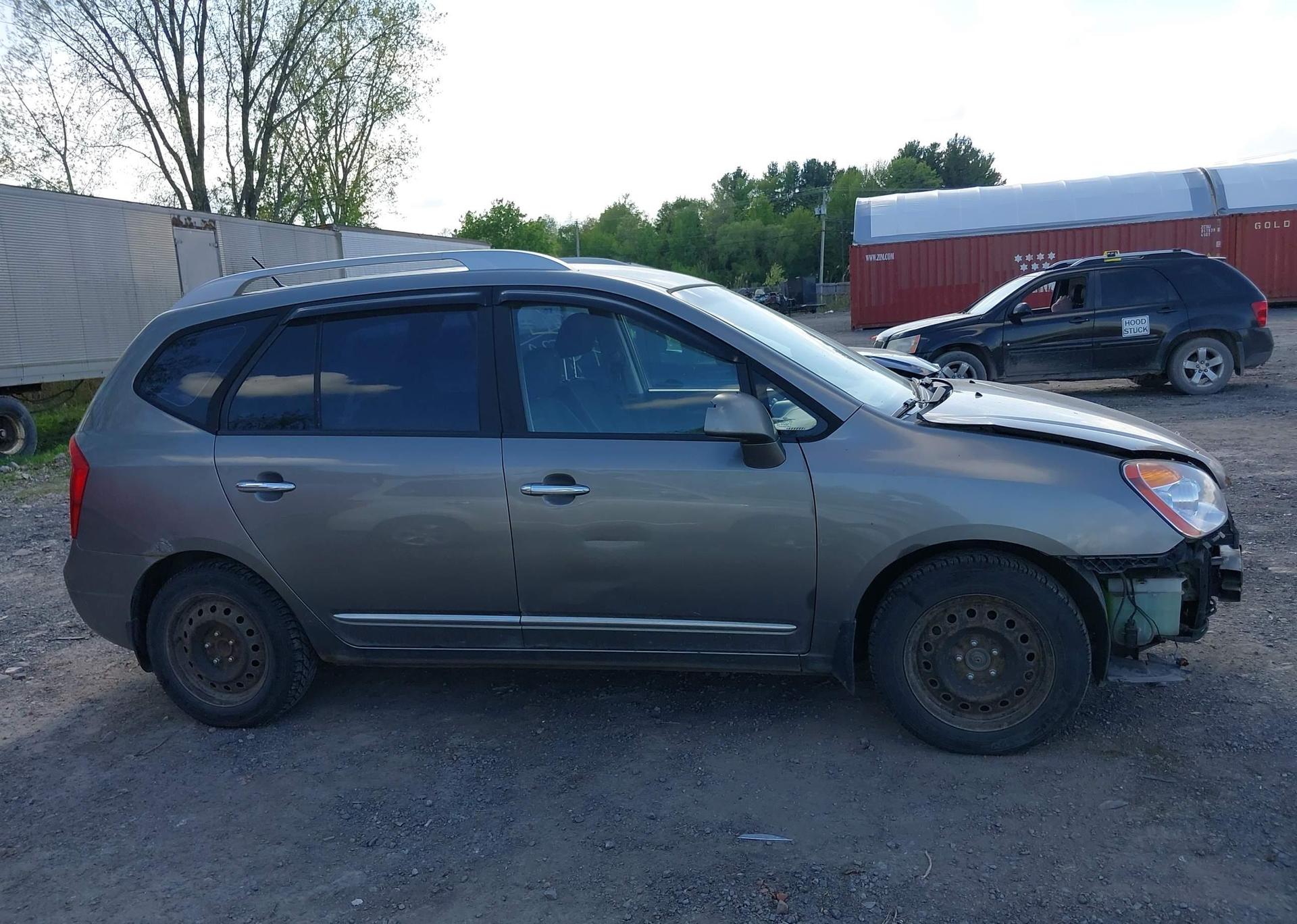 2012 KIA RONDO