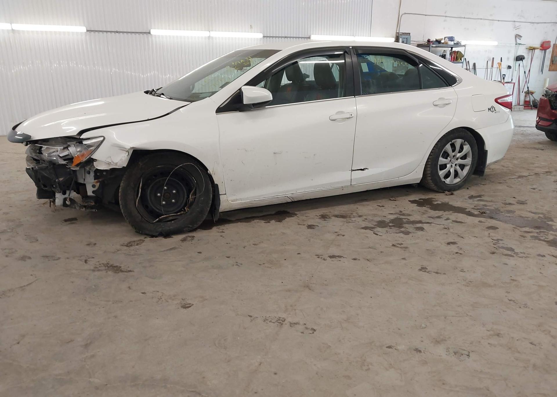 2017 TOYOTA CAMRY LE