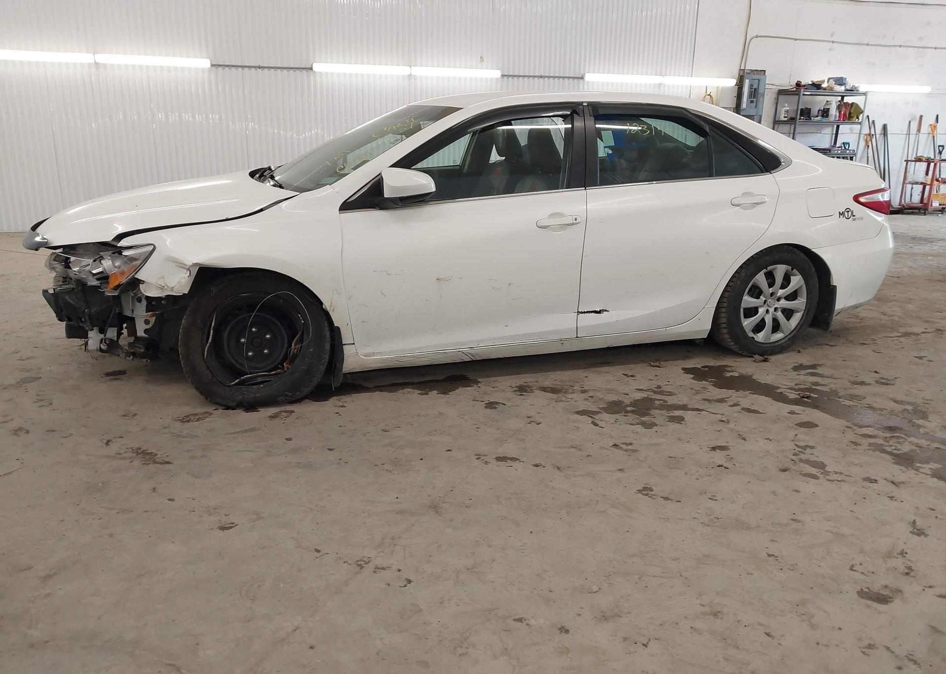 2017 TOYOTA CAMRY LE