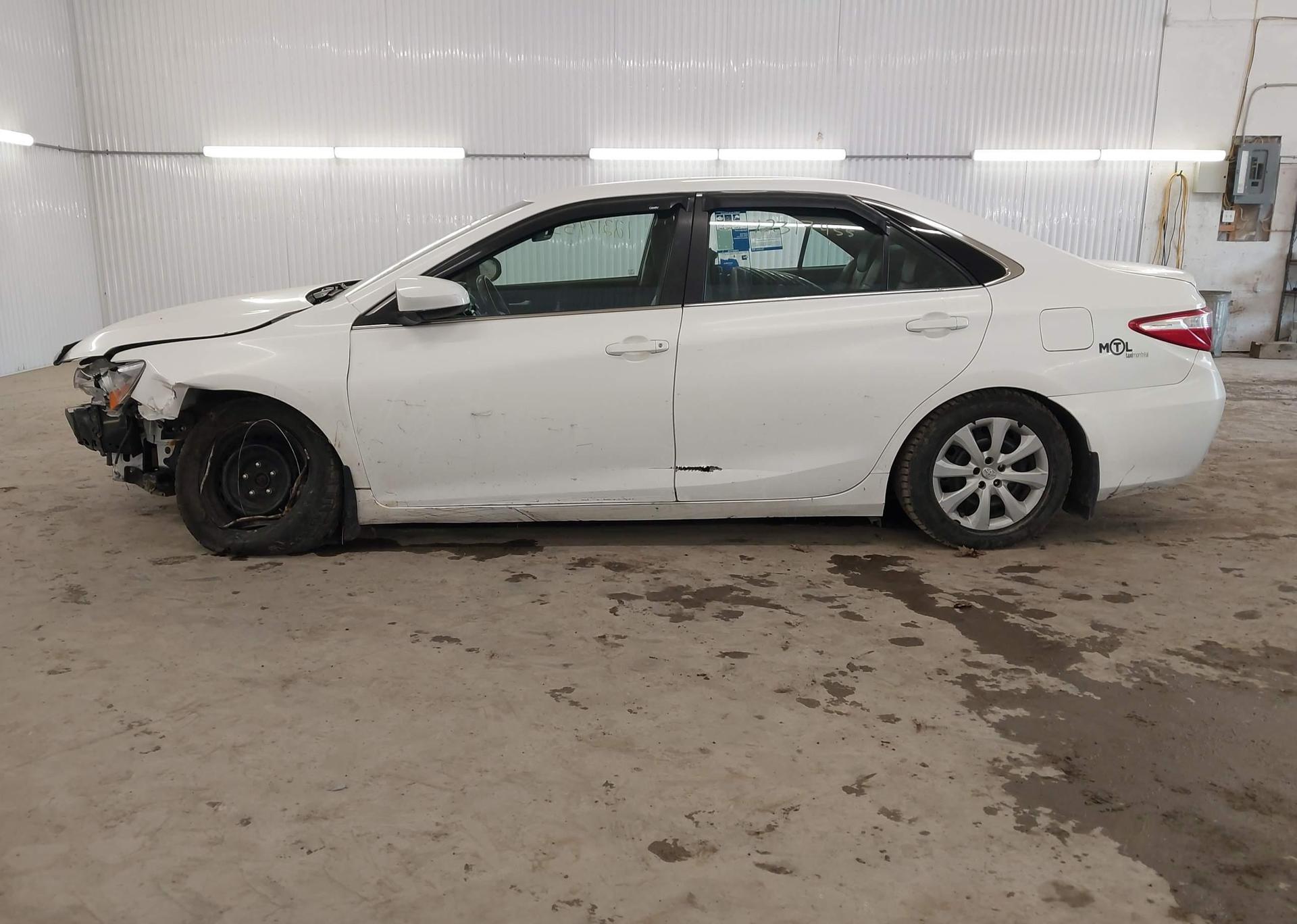 2017 TOYOTA CAMRY LE