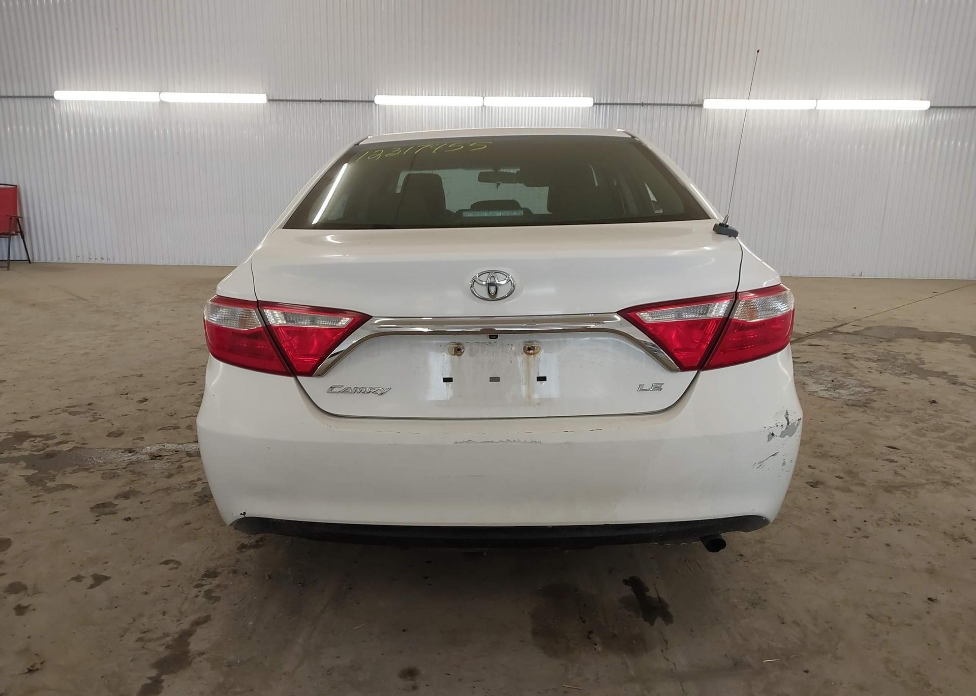 2017 TOYOTA CAMRY LE