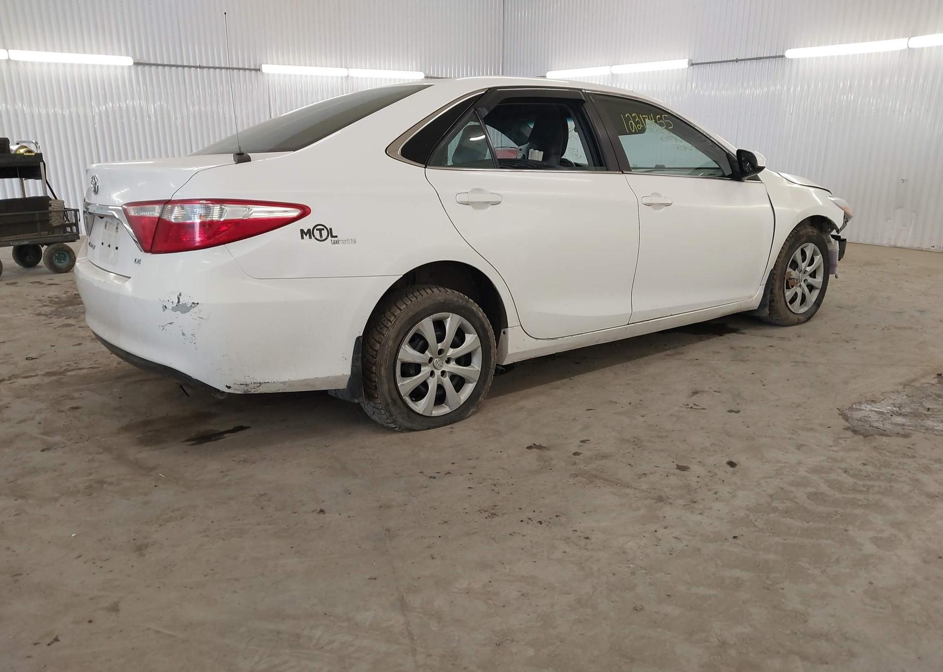 2017 TOYOTA CAMRY LE