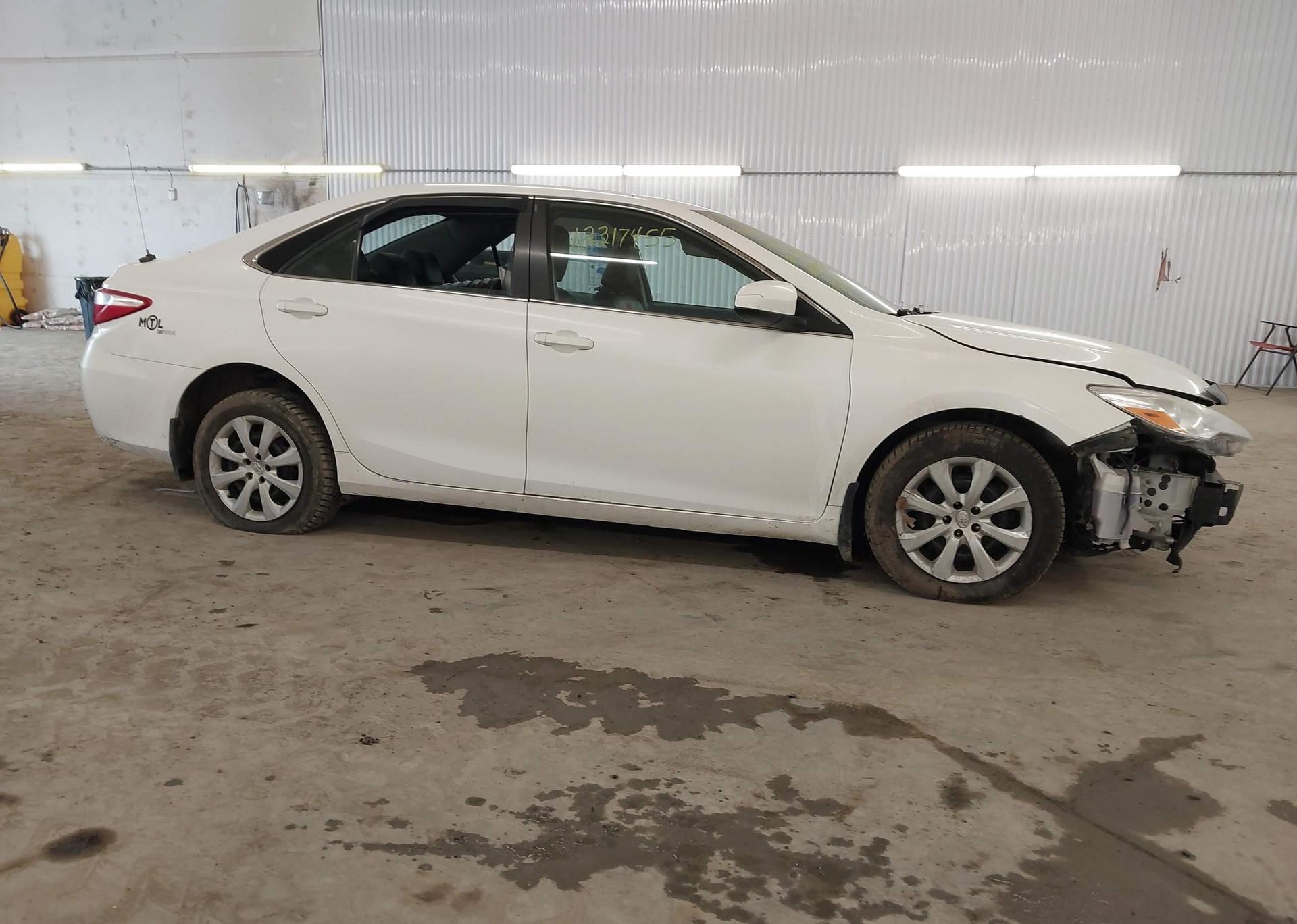 2017 TOYOTA CAMRY LE
