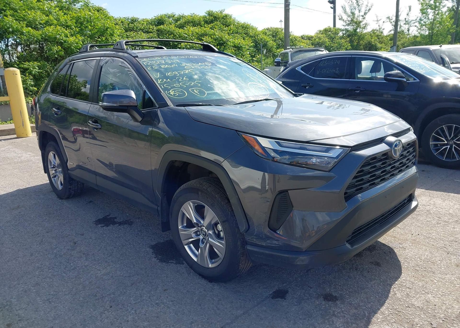 2023 TOYOTA RAV4 XLE