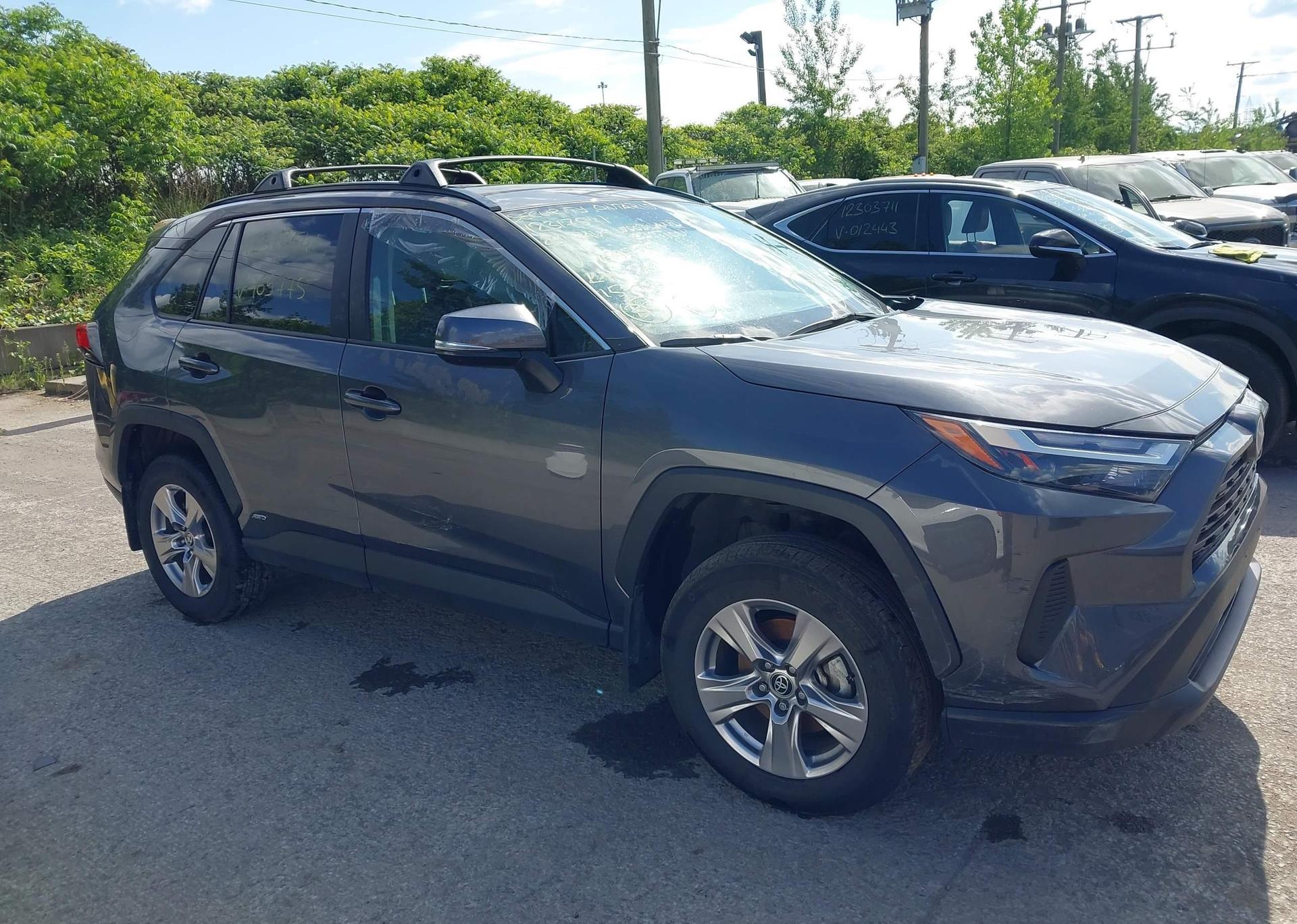 2023 TOYOTA RAV4 XLE
