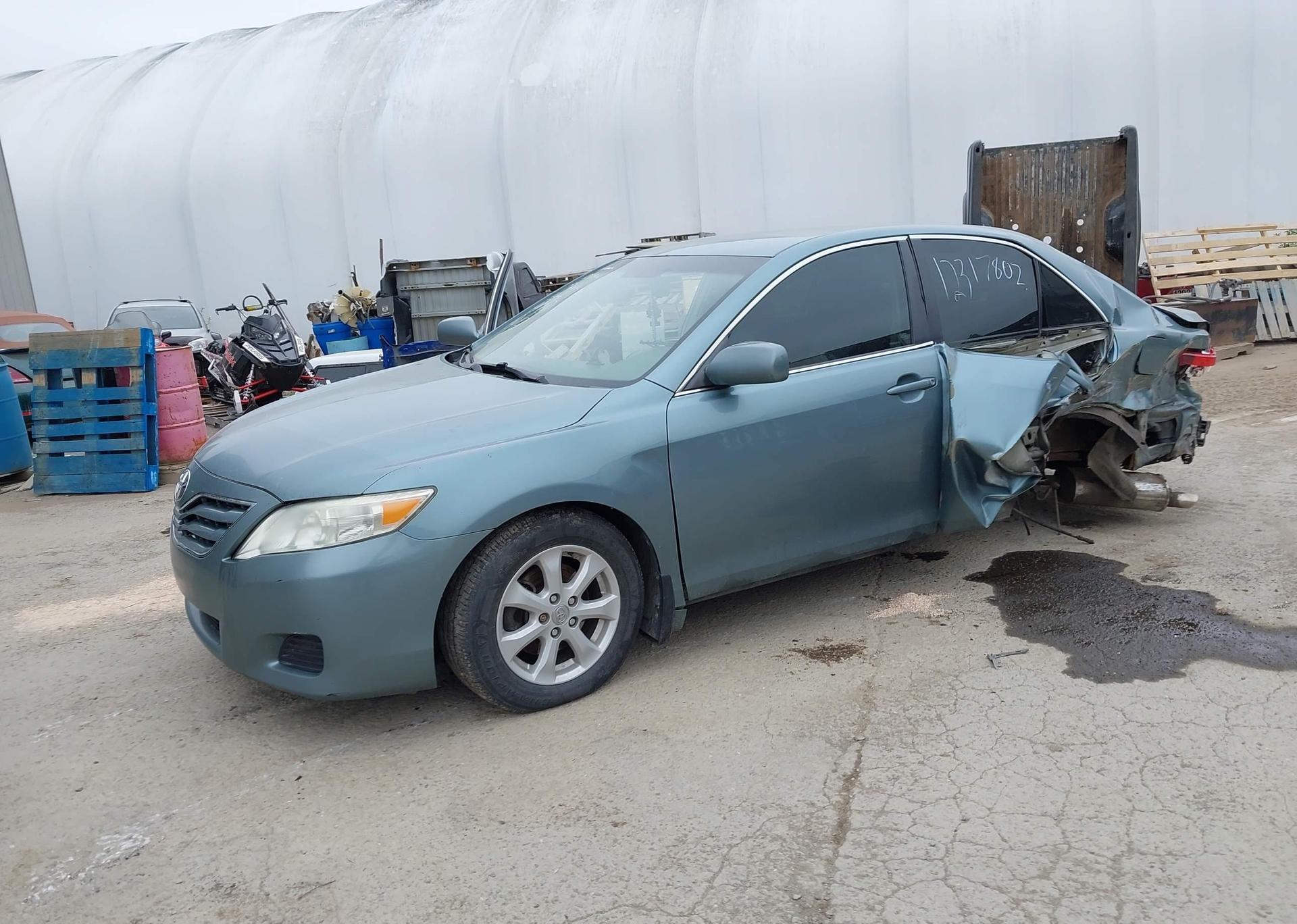 2011 TOYOTA CAMRY SE