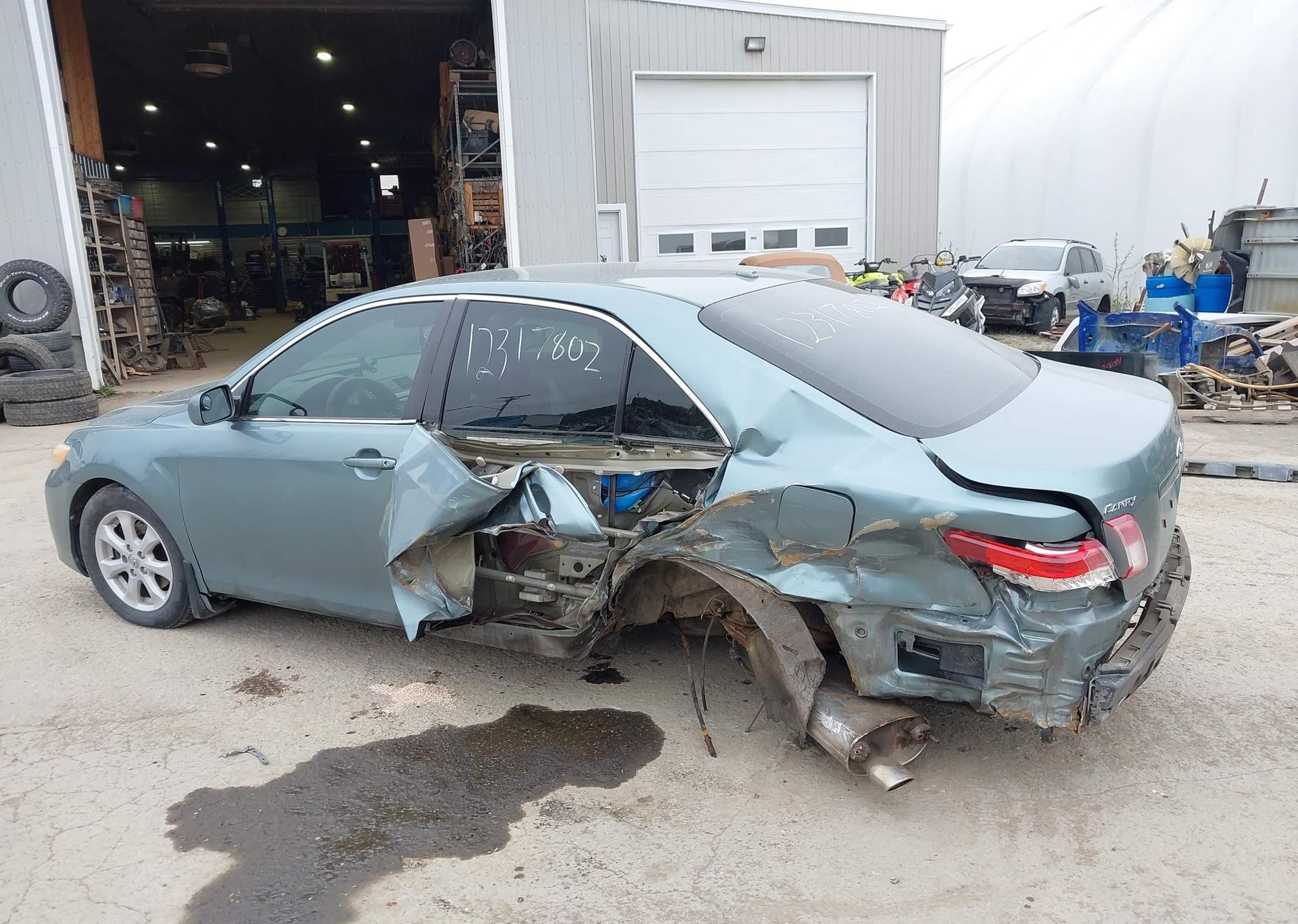 2011 TOYOTA CAMRY SE