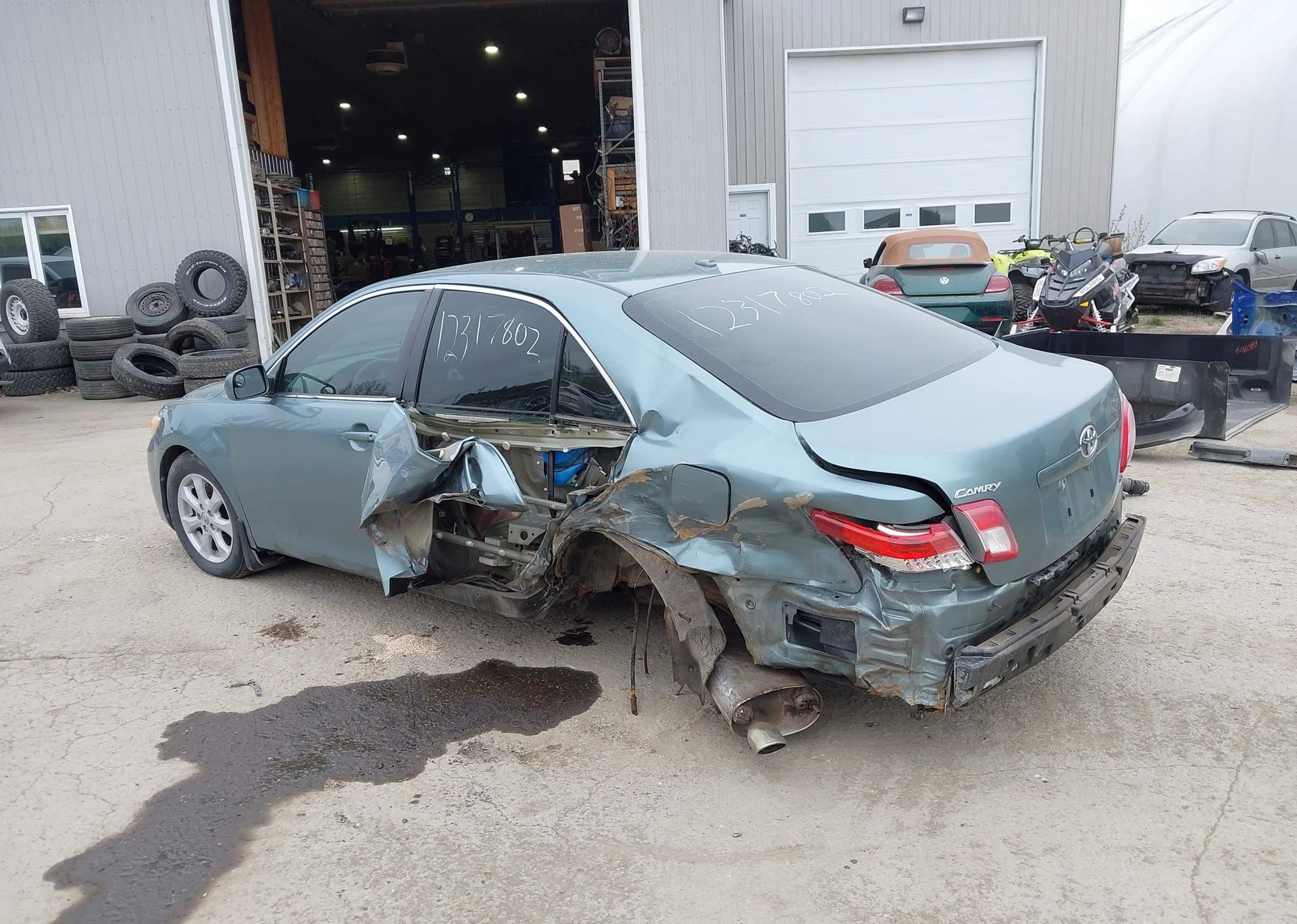 2011 TOYOTA CAMRY SE