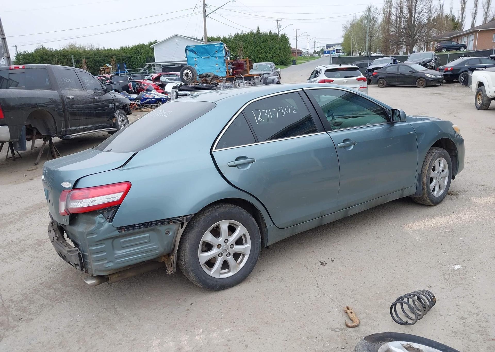 2011 TOYOTA CAMRY SE