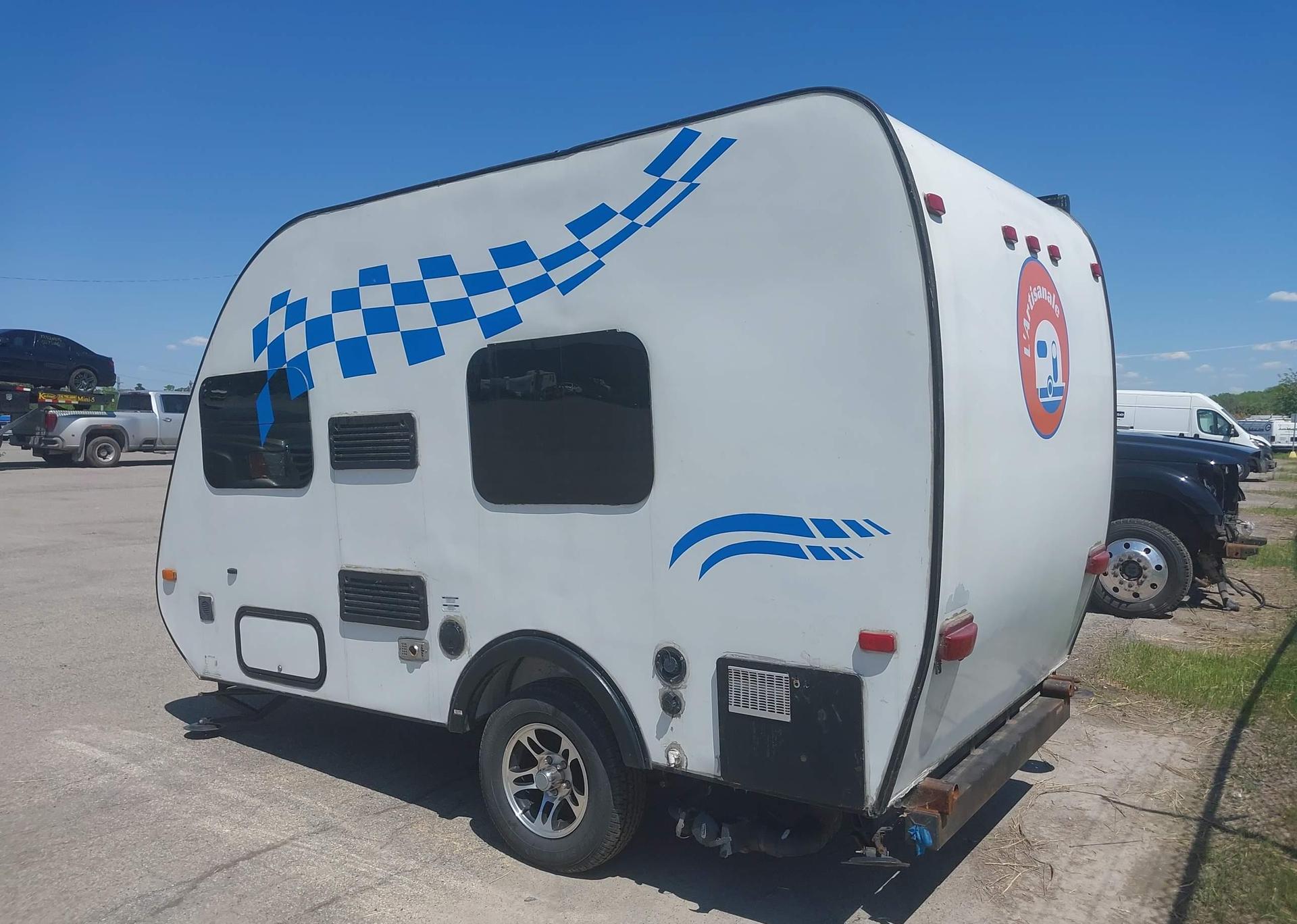 2015 TRAILER ARTISANAL.